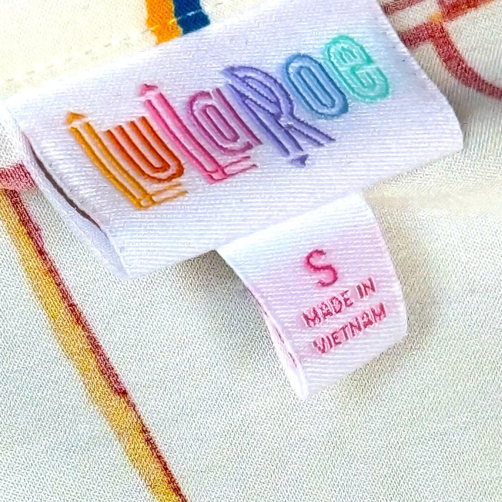 LuLaRoe Amy Crop Top - Size Small   NWOT!! - Picture 4 of 4